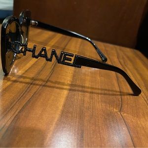 Slightly worn Chanel sunglasses